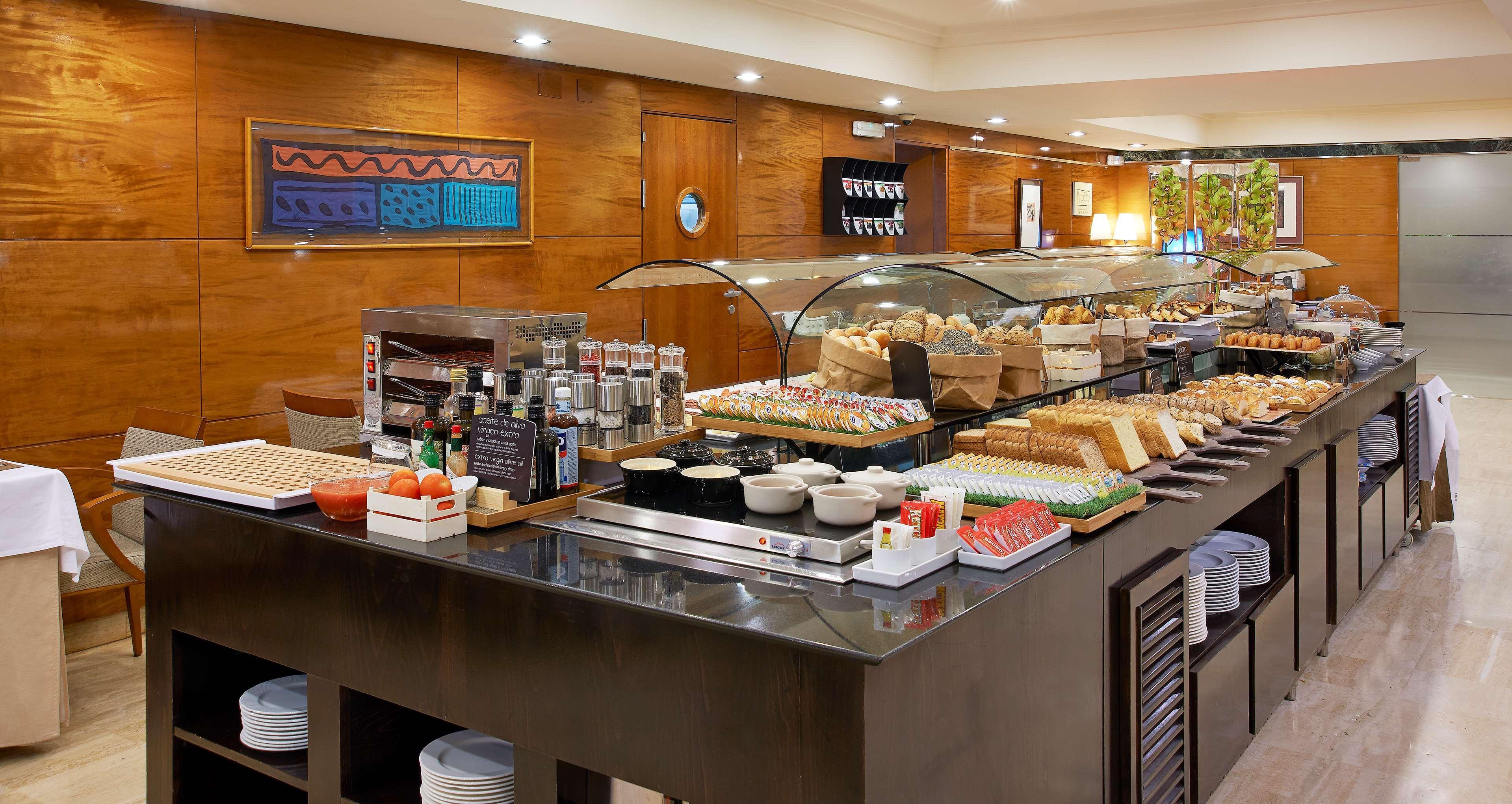Nh Barcelona Eixample Hotel Екстериор снимка