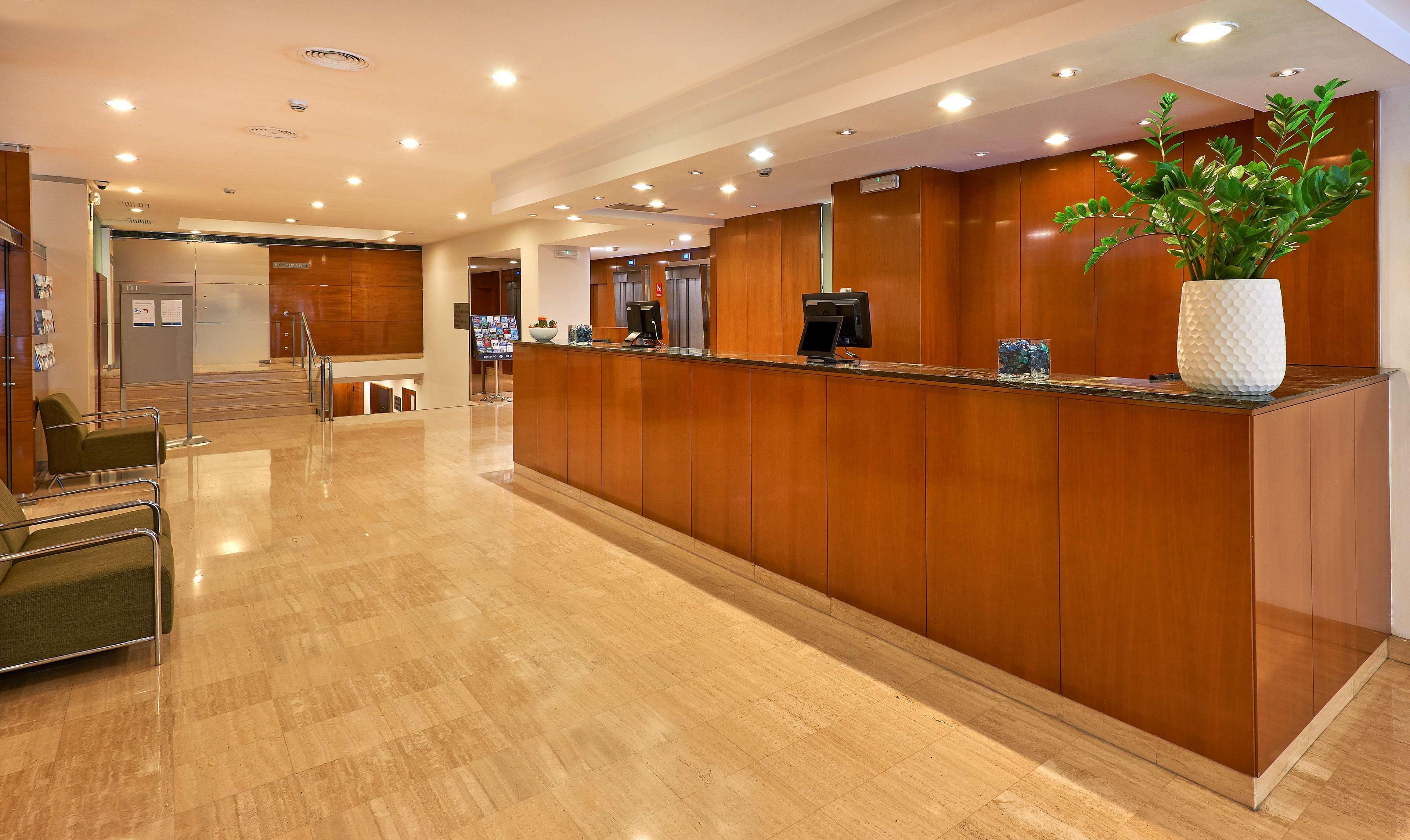 Nh Barcelona Eixample Hotel Екстериор снимка
