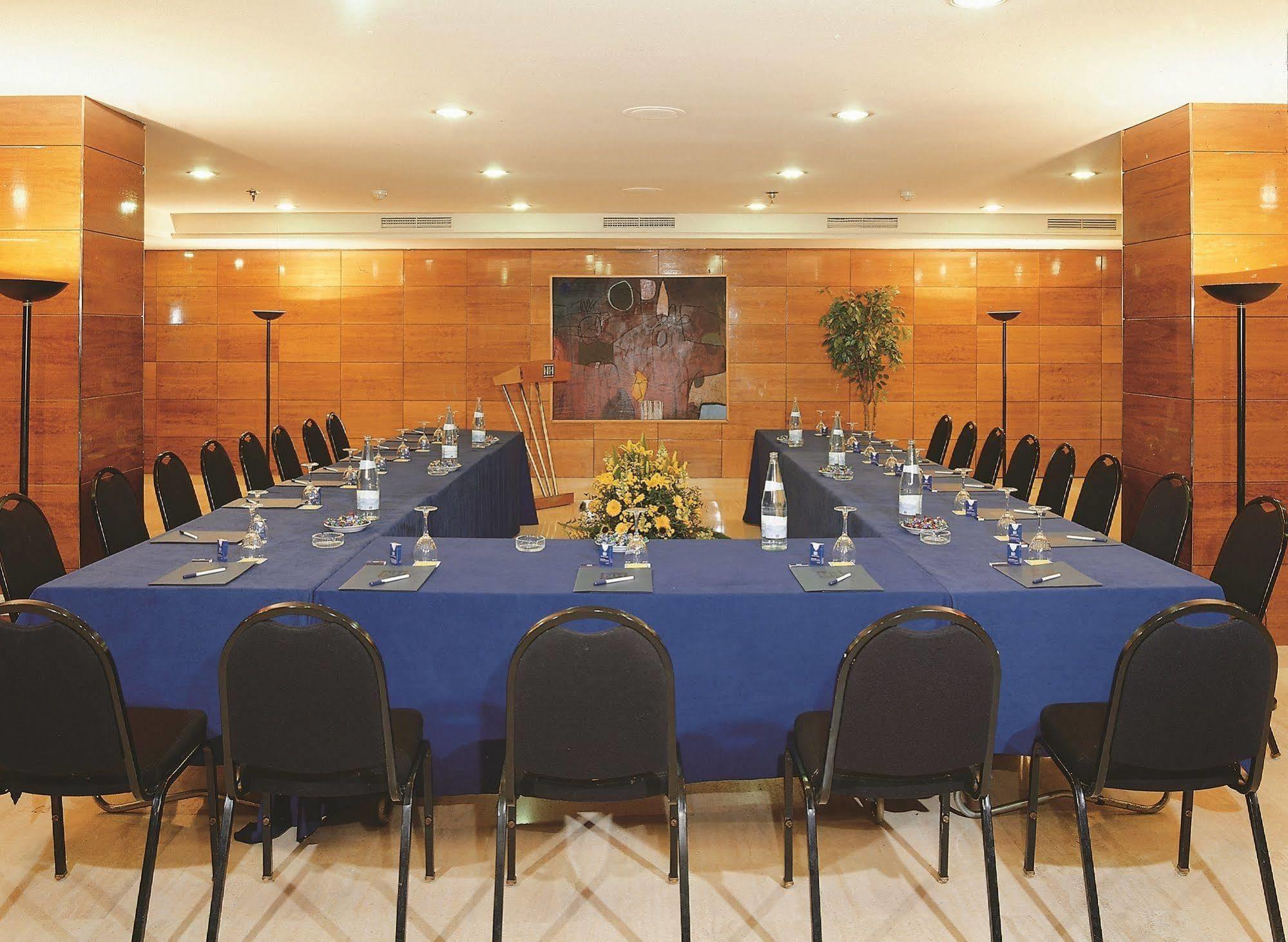Nh Barcelona Eixample Hotel Екстериор снимка